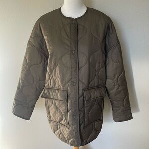 Closed Size XSmall Olive Green Quilted Button-down Coat